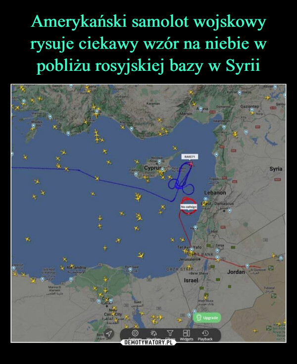 Amerykański samolot wojskowy rysuje ciekawy wzór na niebie w pobliżu rosyjskiej bazy w Syrii